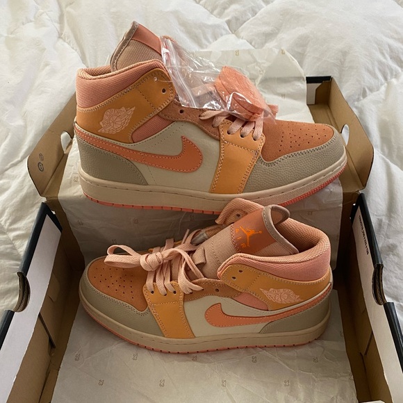 Jordan’s - Picture 1 of 5